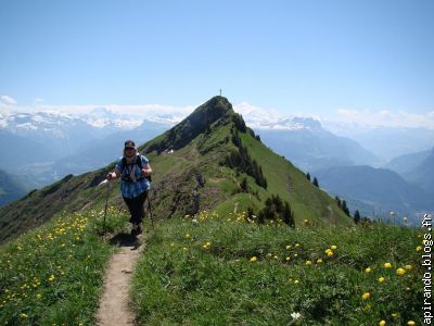 Le pic du Marcelly avec le Mont Blanc comme toile de fond.